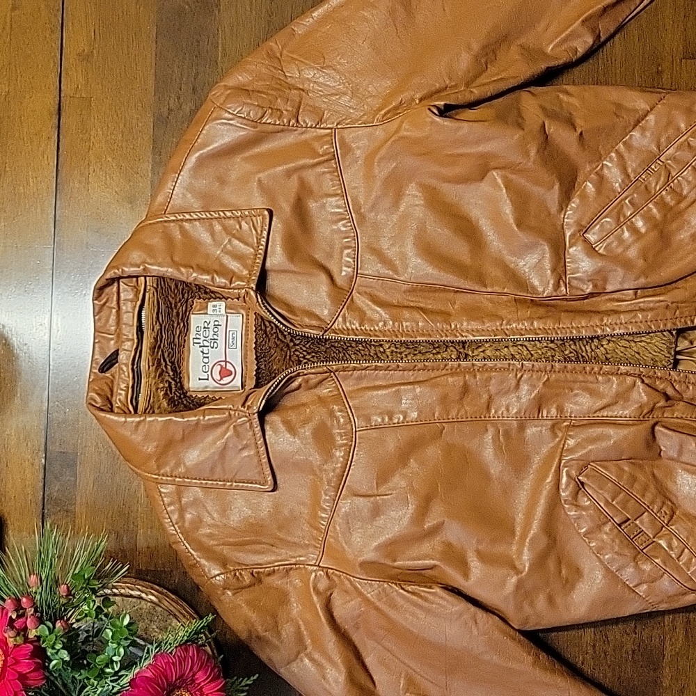 *VINTAGE* 1970s Genuine Leather Bomber Jacket •The Leather Shop by Sears - Picture 2 of 11